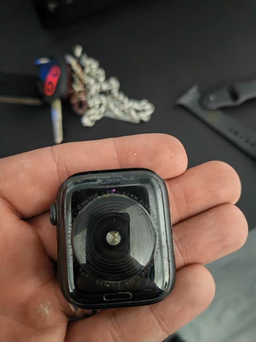 Apple watch se 44m