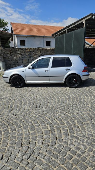 Колата в исправно състояние всичко работи ел сткла ел огледала  2300лв