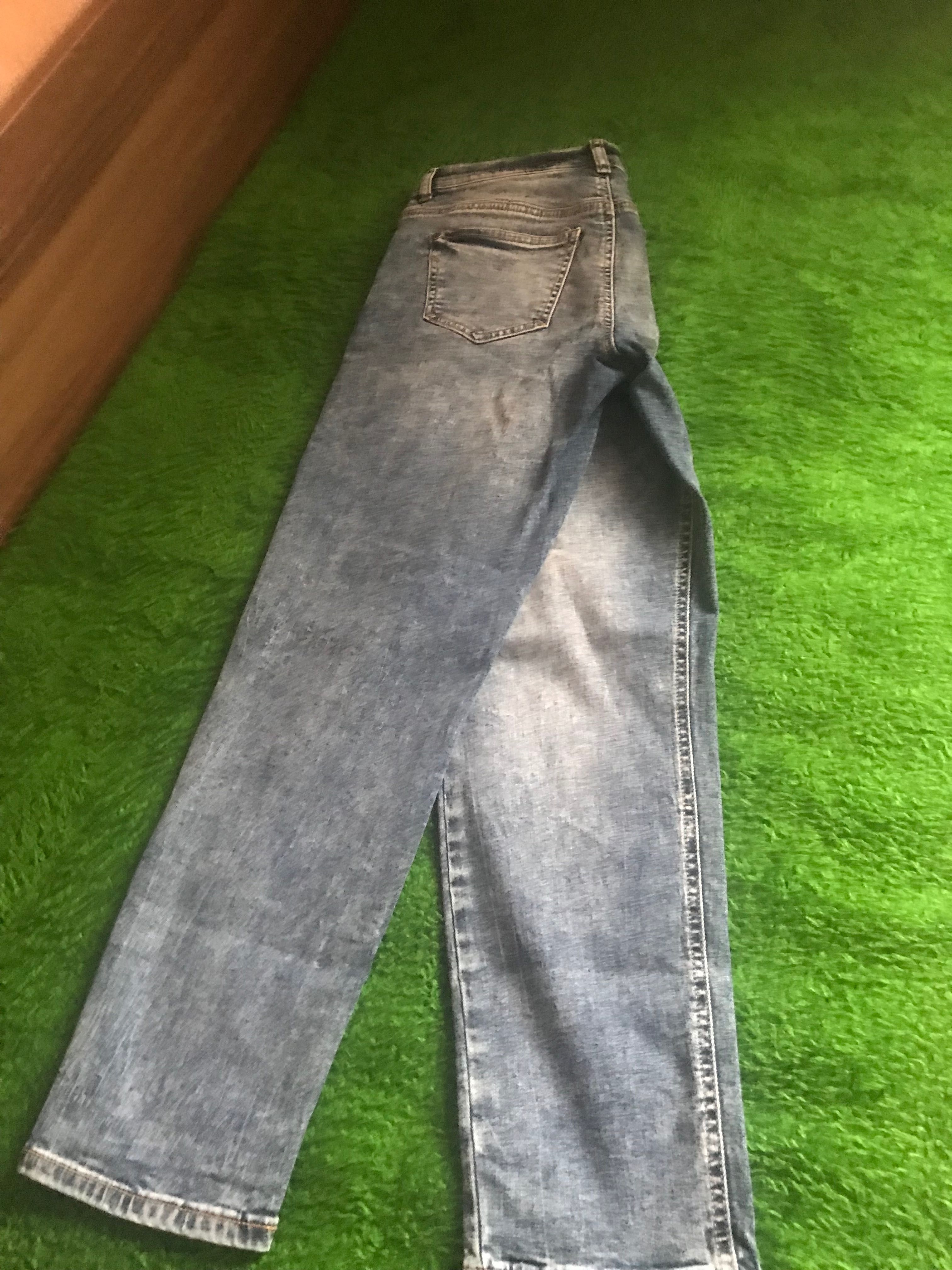 Дънки Reserved Denim ,свободна кройка ,нови