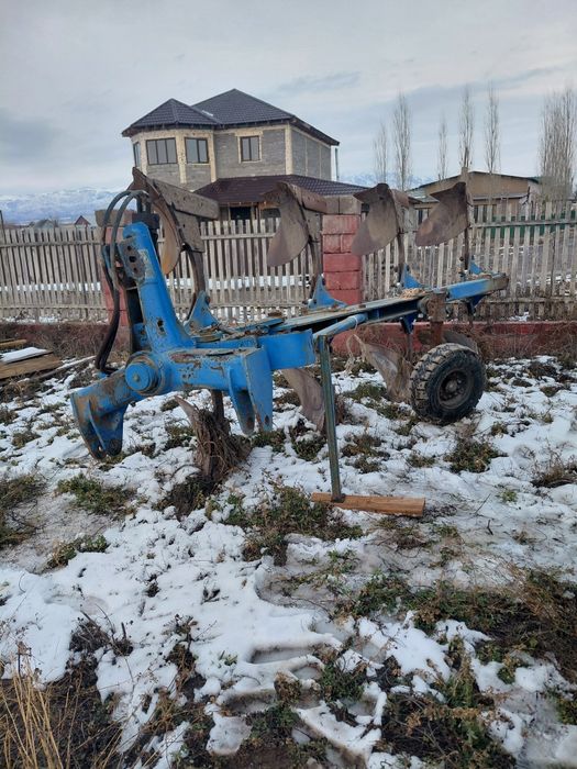 Плуг 4 корпус поворотный