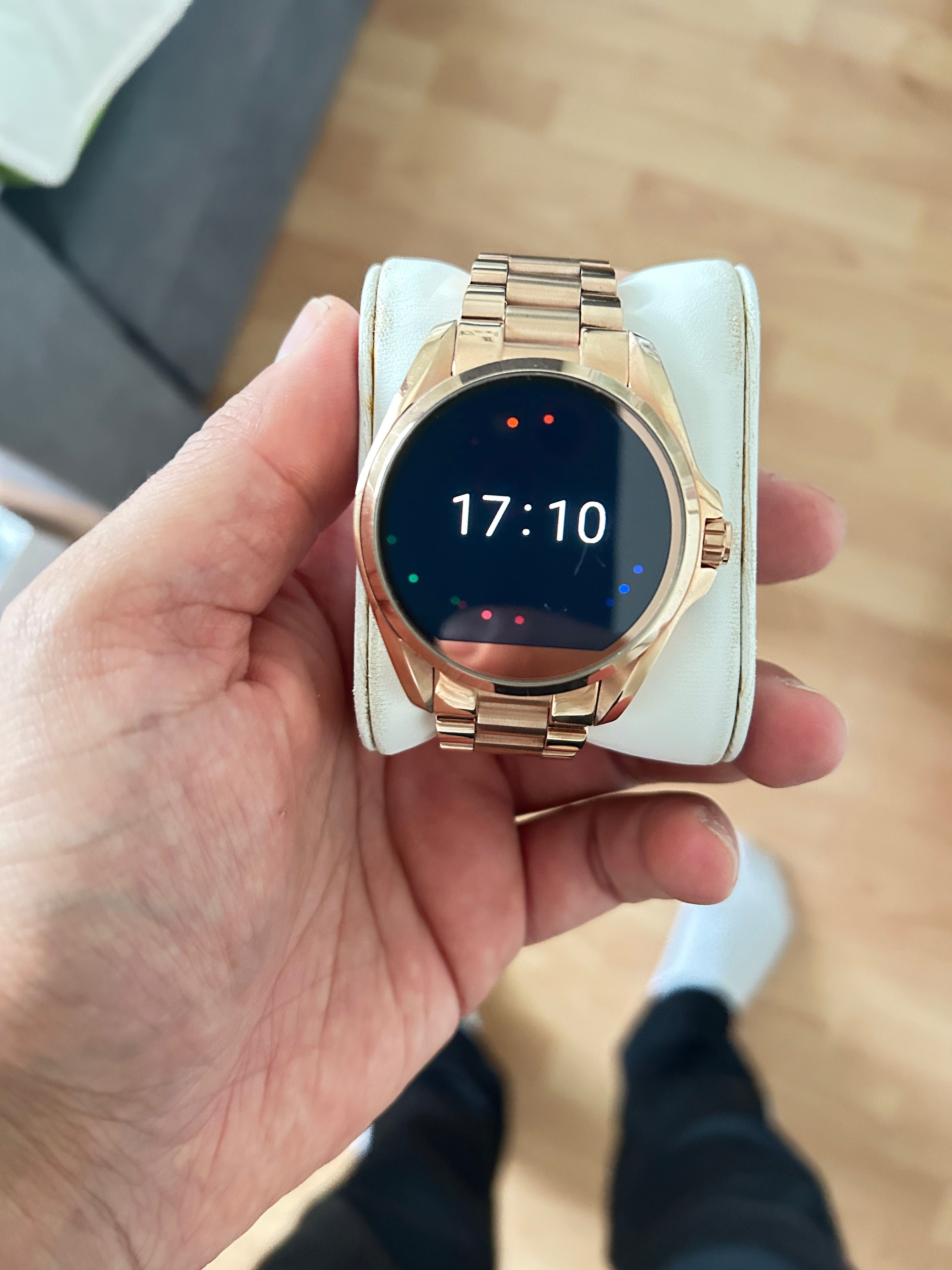 Смарт часовник дамски Michael Kors