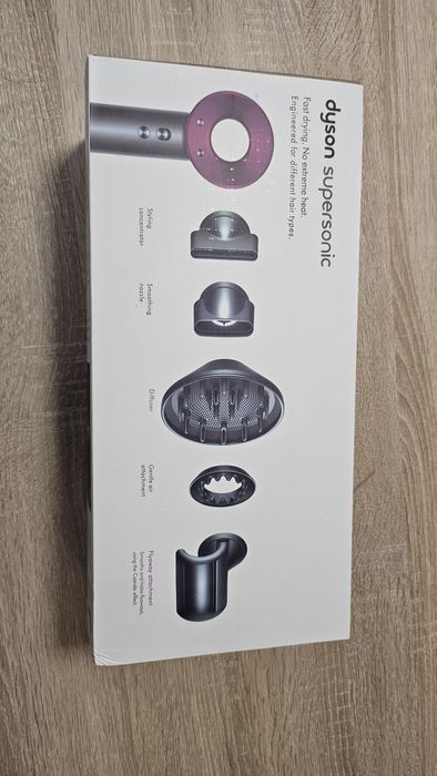 Сешоар Dyson нов