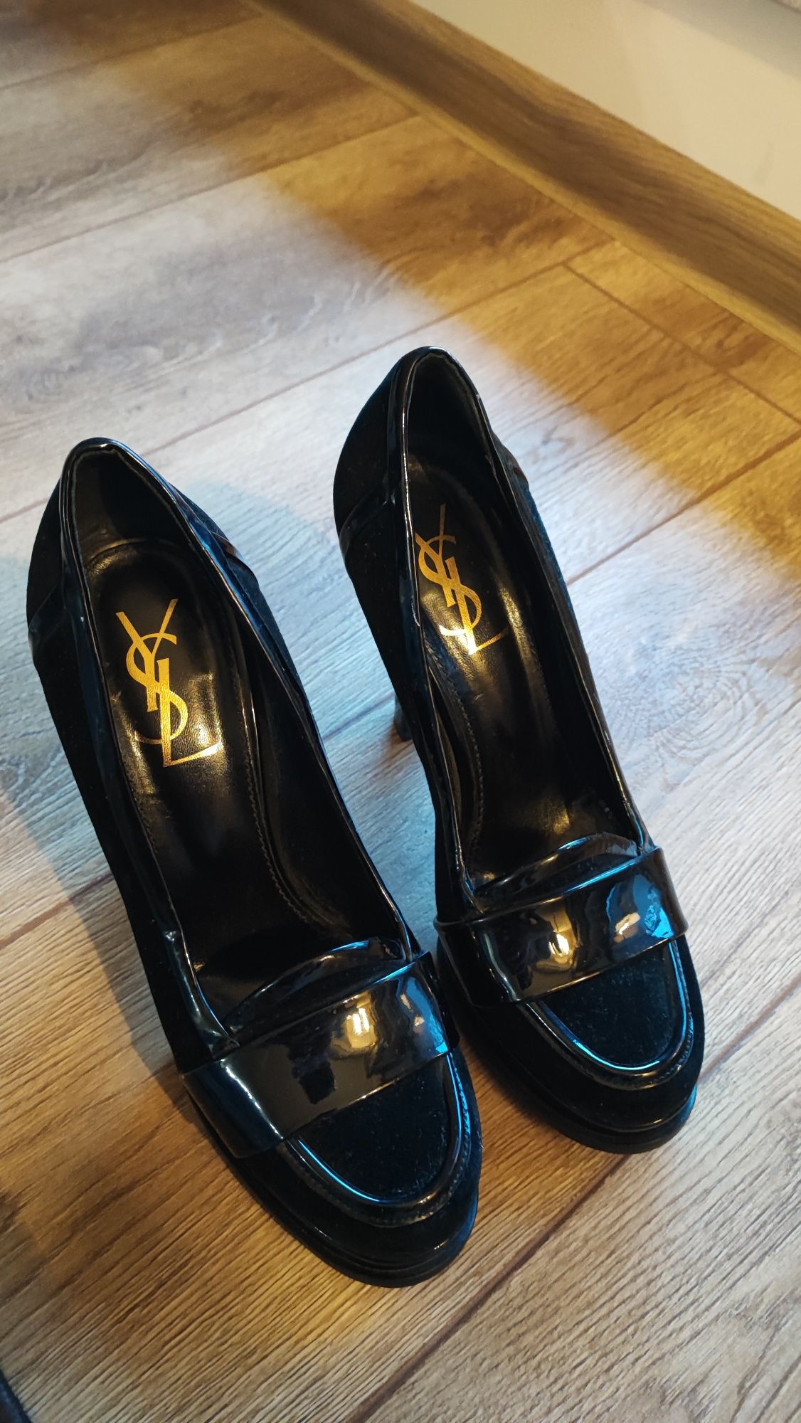 Дамски обувки Yves Saint Laurent 37.5