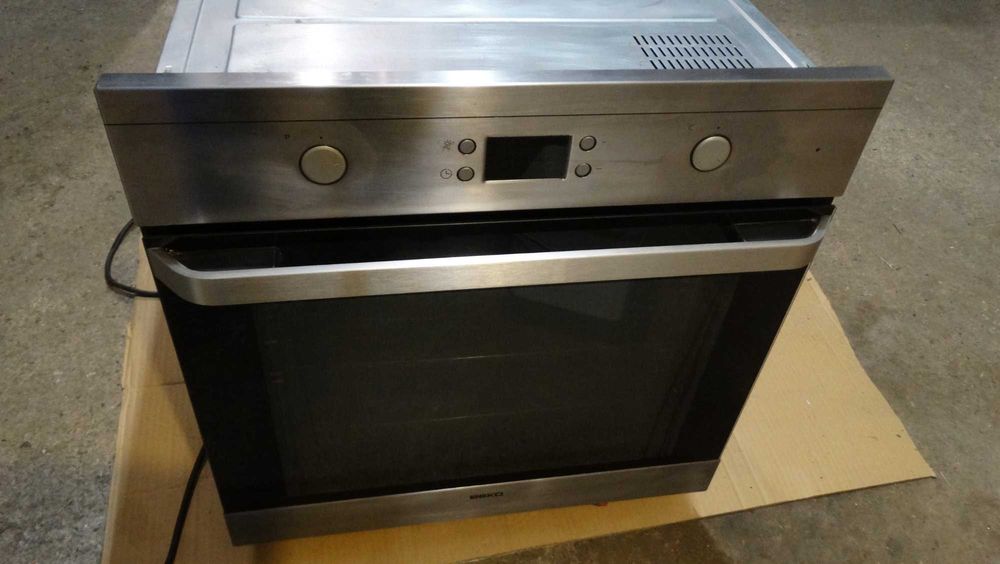 Фурна за вграждане BEKO