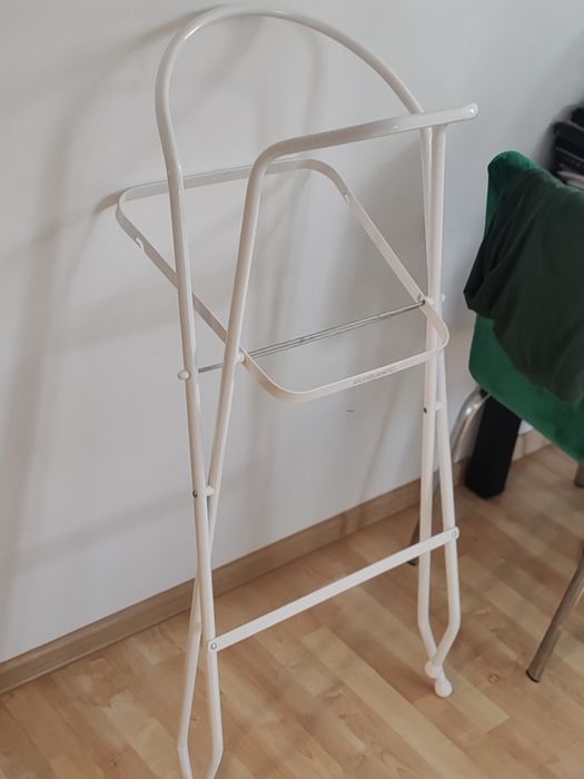 Vând cădiță bebe cu suport metalic