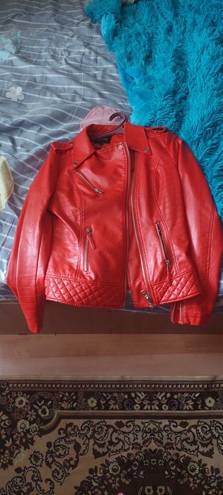 Продам куртку за 7000