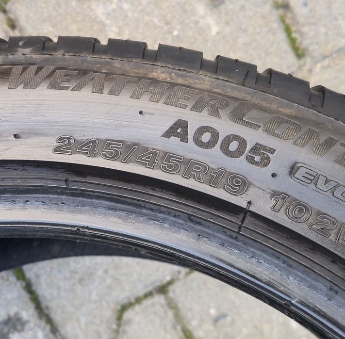 245 45 19 Bridgestone