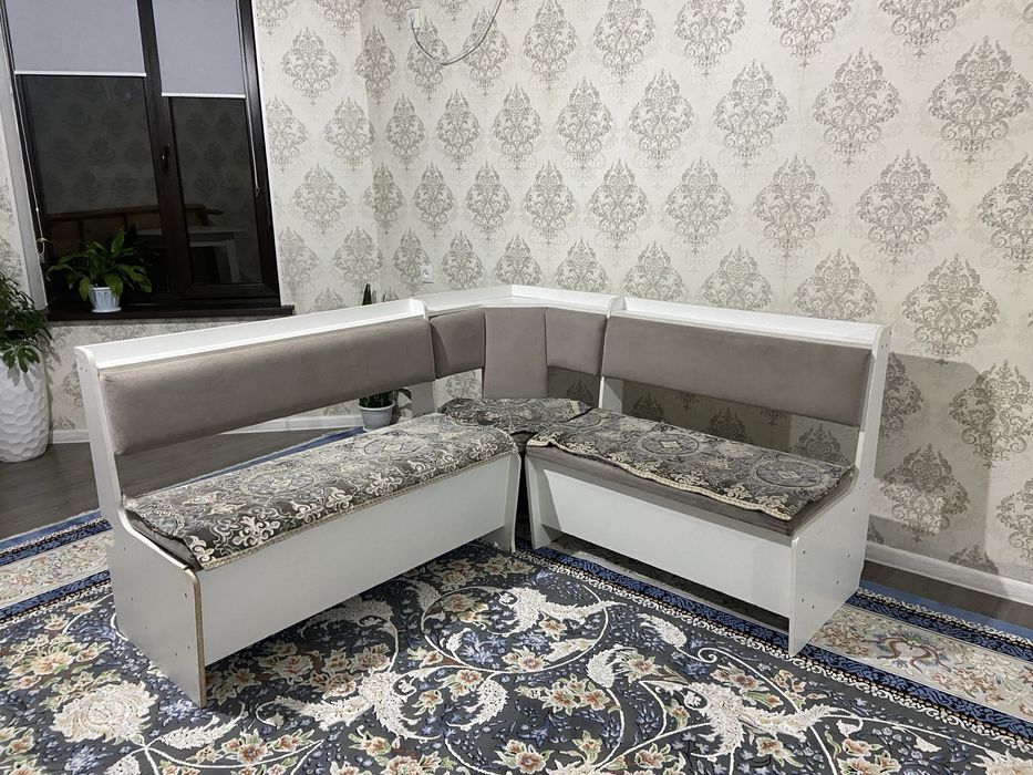 Кухонная мебель , угловой шкаф