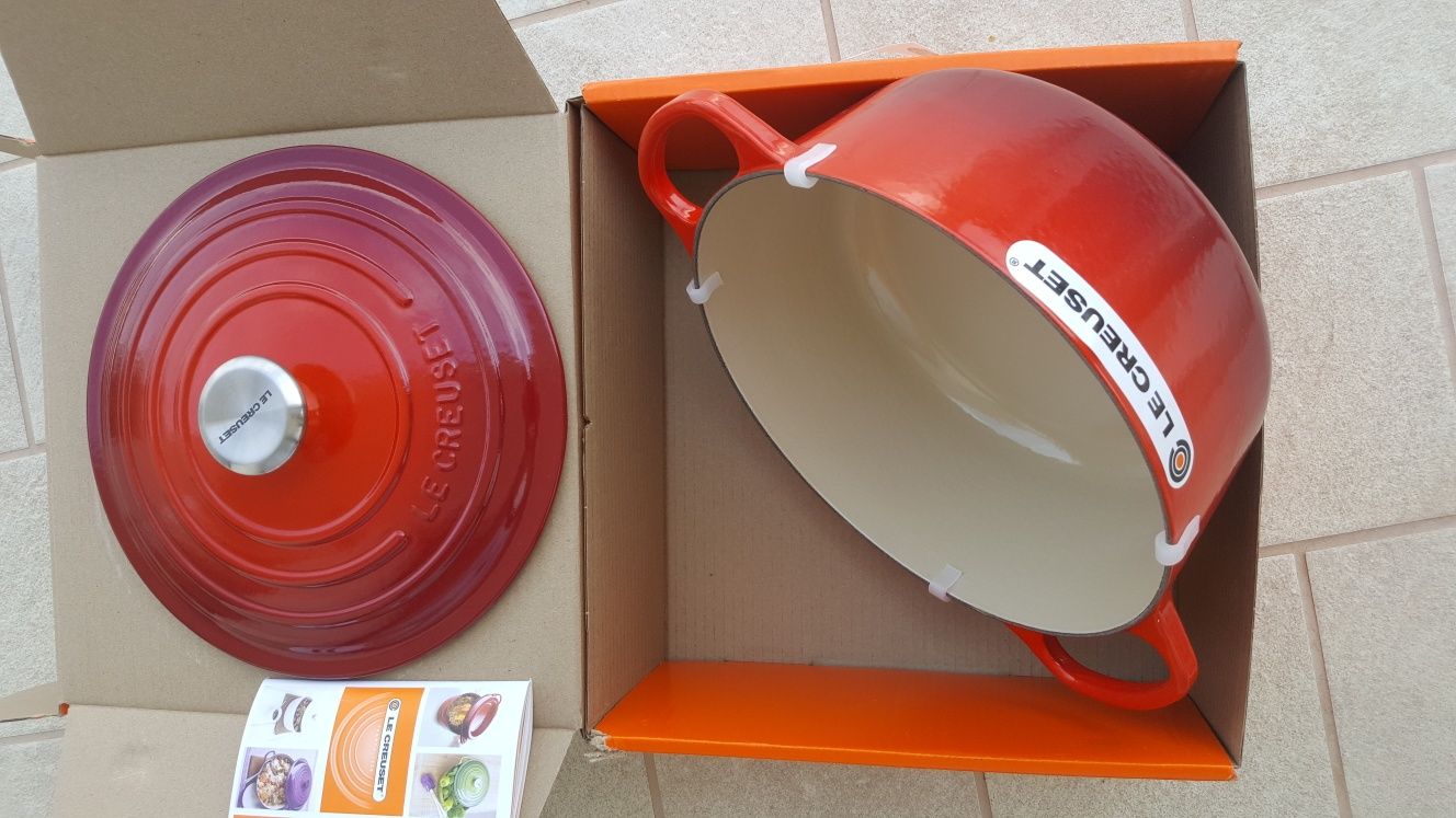 Oala Le Creuset 26 cm 2,2 L / 24 cm 4,2 L / 26 cm 5,3 L / 28 cm 6,7 L