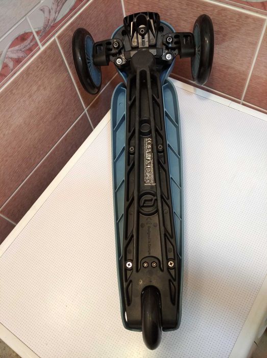 Детский самокат. Samokat. Scoot and Ride.