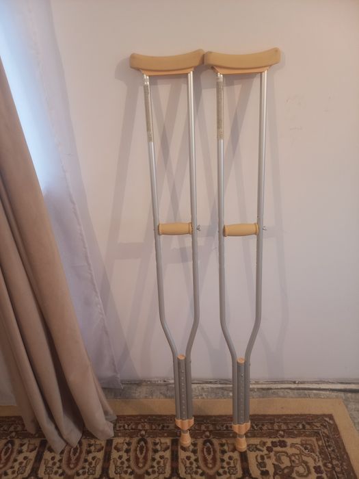 Продам костыли как новые