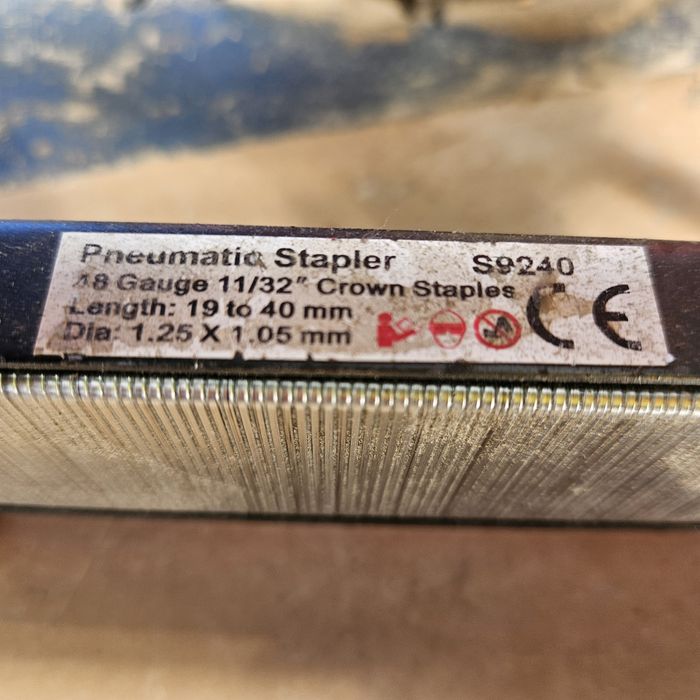 пневматичен такер