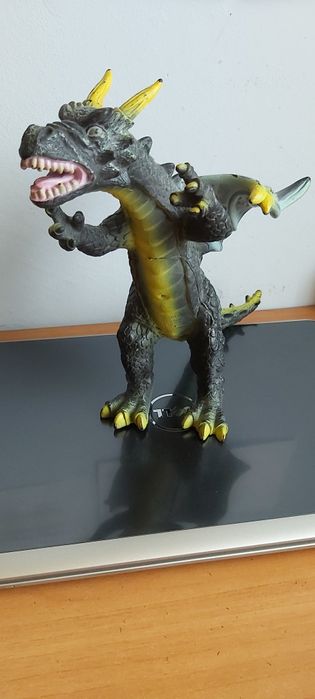 Dinozaur cu aripi cauciuc , 39cm.