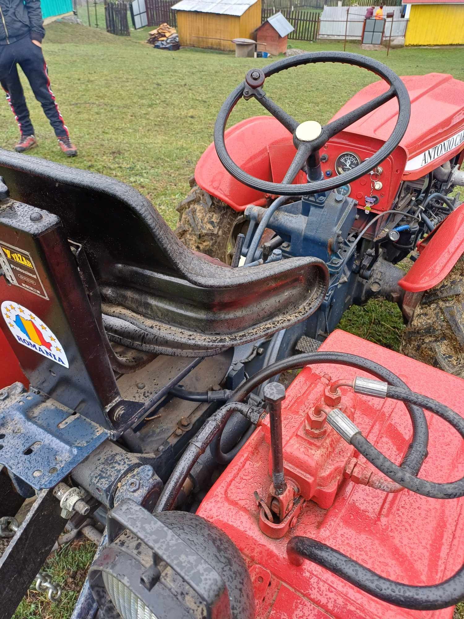 Vând tractor in stare buna de fuctionare