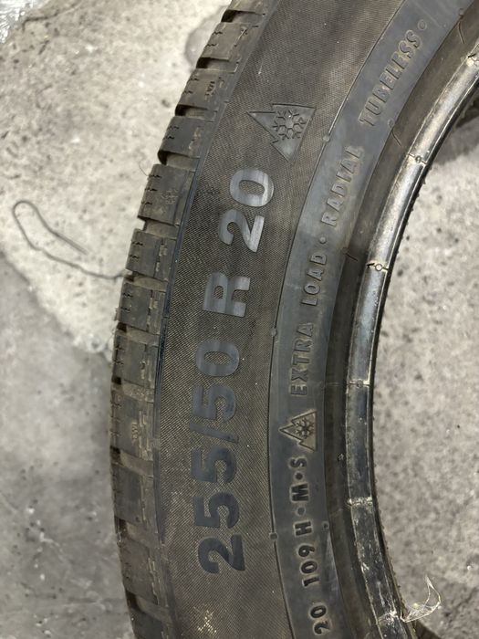 Зимни гуми  континентал 255/50-20 цола continental