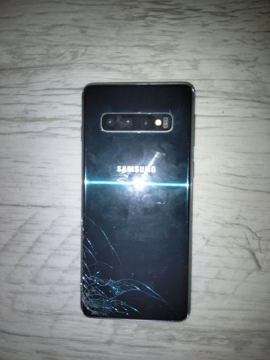 Продам Самсунг 10s