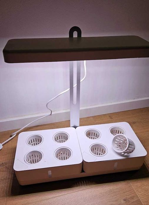 Rasadnita interior, cu lumina pentru cresterea plantelor, performanta