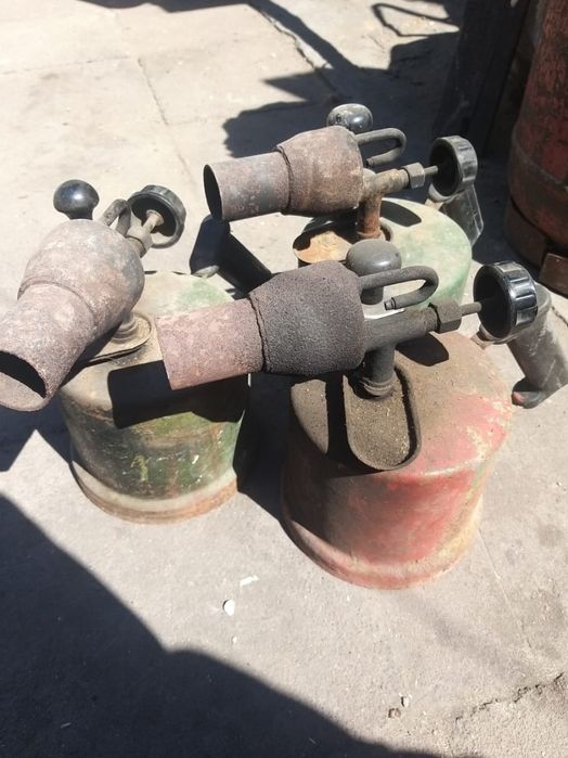 Продам паяльные лампы, фонарь ,  бензобак на поливной мотор,