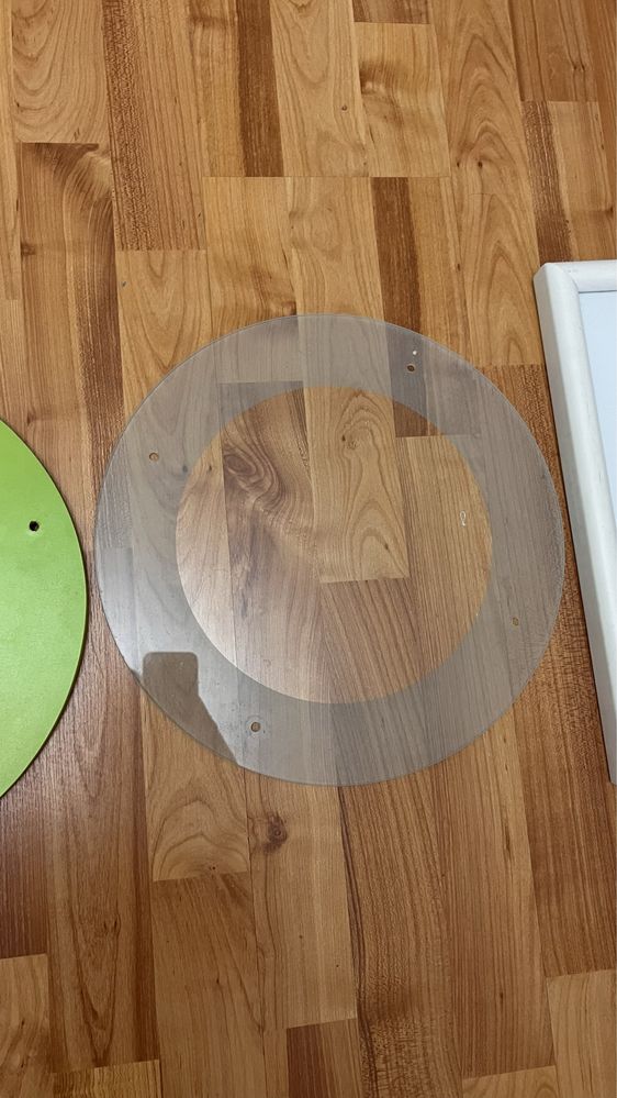 два круглых панно, стеклянное и деревянное и рамка