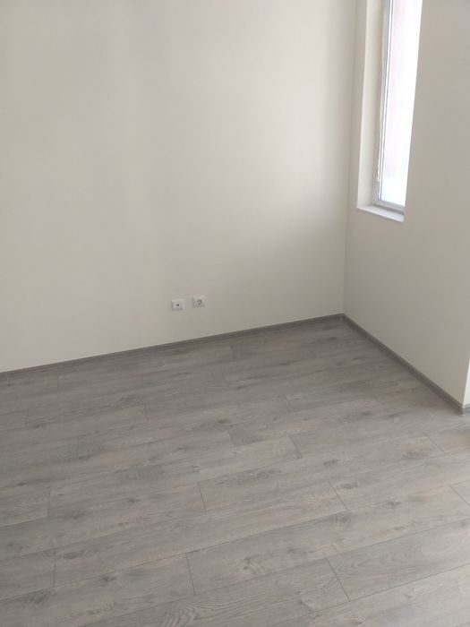 Професионален монтаж на ламинат, паркет, первази и лайсни.