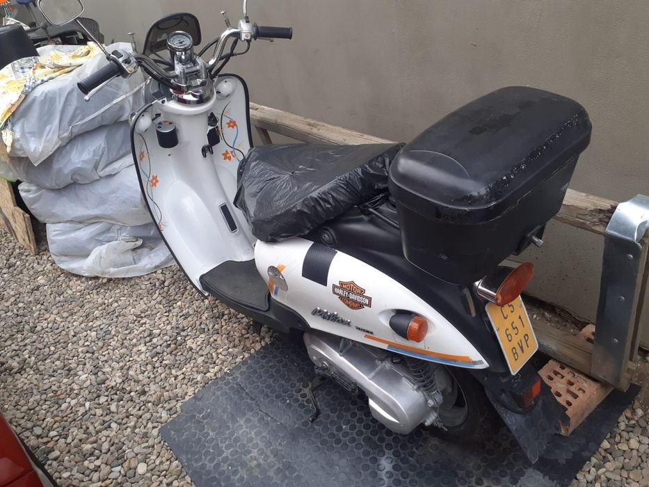 Vand 2 scutere 49cm