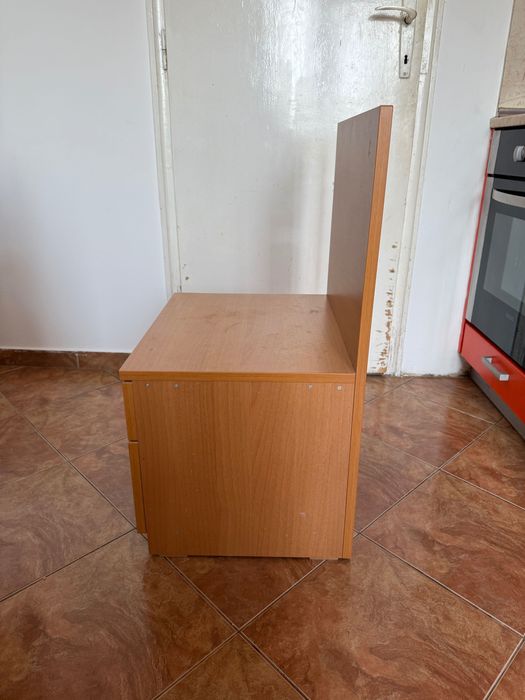 Две нощни шкафчета в много добро състояние