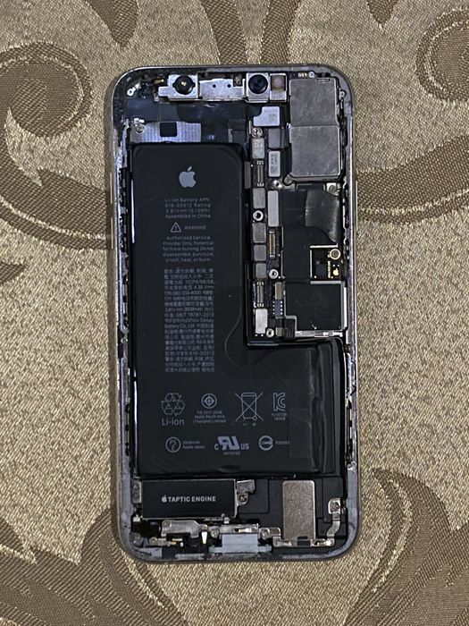 iPhone X & iPhone XS – Заключени, Без Екрани – Работещи / За Части