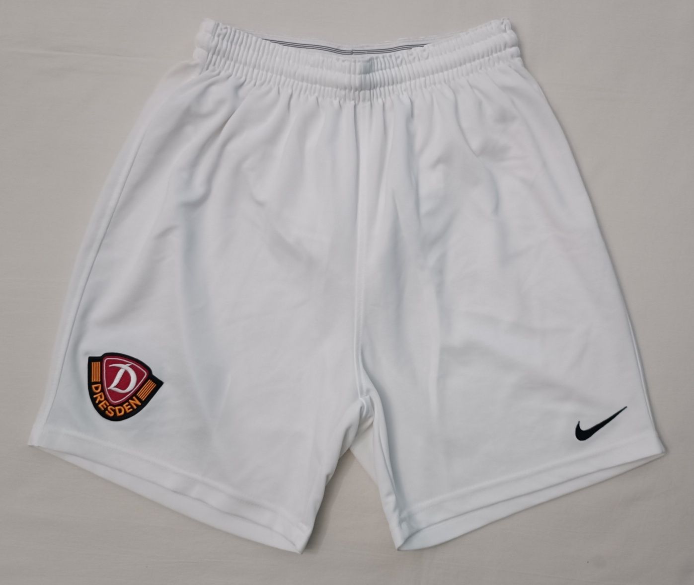 Nike DRI-FIT Dynamo Dresden Shorts оригинални гащета S Найк шорти