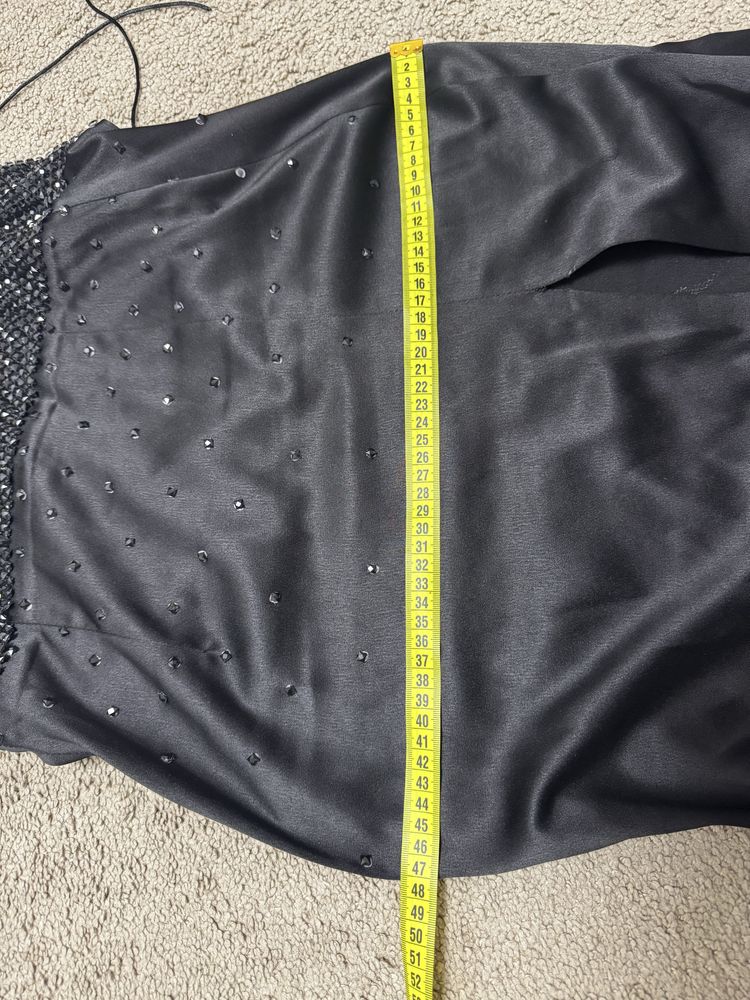 Vand / inchiriez Rochie nasa marimea M 36-38