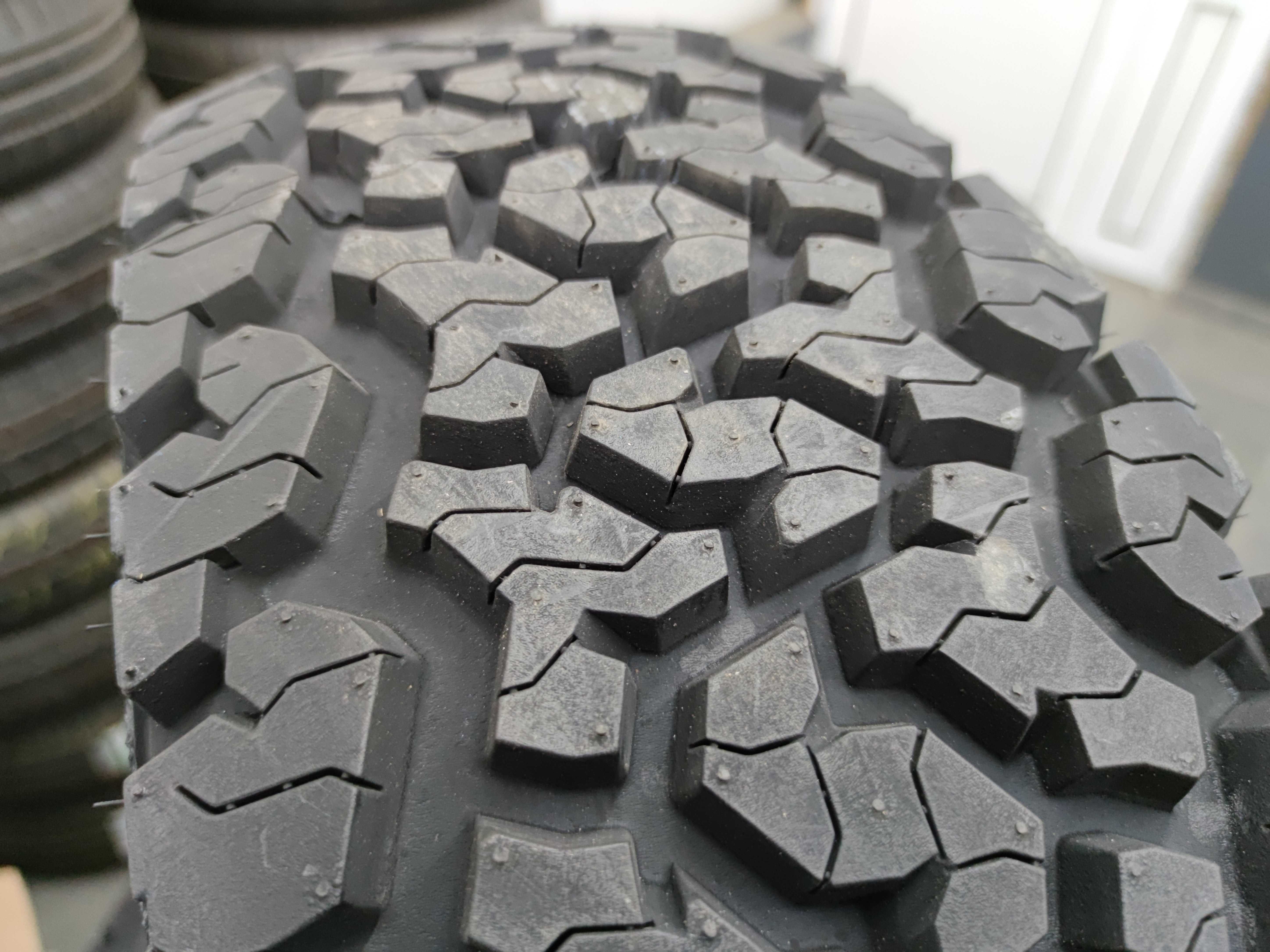 Нови Всесезонни гуми All Terrain 245 70 16 - Maxxis