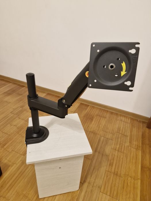 Кронштейн для монитора
