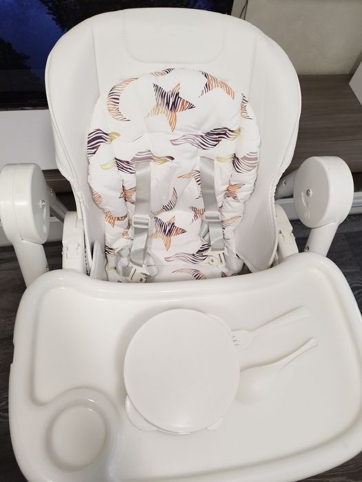 Ново столче за хранене Moni - Surprise, бяло + подарък