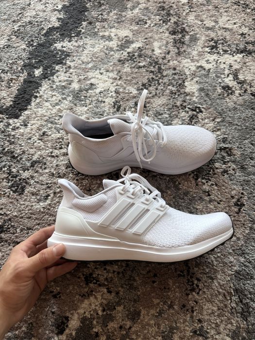 Vand adidasi adidas noi