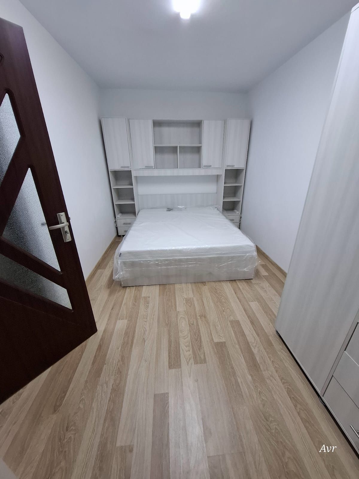 Apartament Valea roșie parter intrare balcon