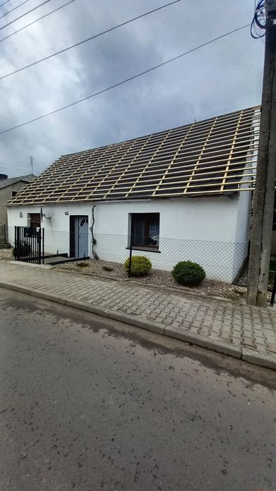 Montatori acoperisuri mansardari foisoare din lemn