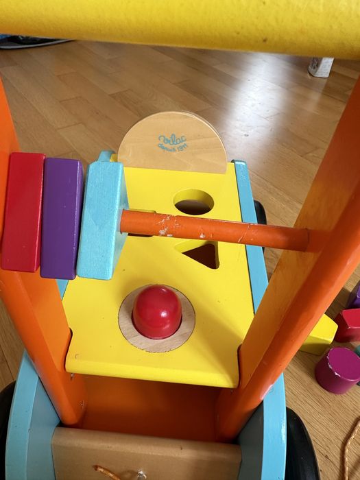 Antemergator 2 in 1 cu cuburi de sortat si claxon, Vilac, lemn, 1 an +