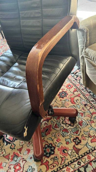 Продам 2 дивана и 1 кресло