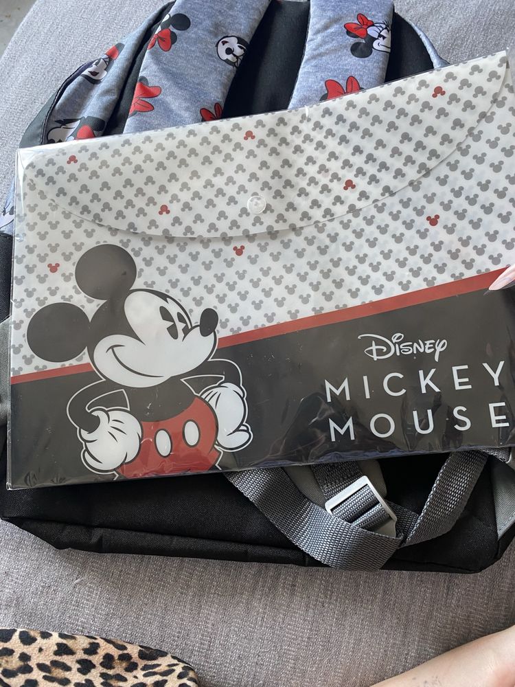Ghiozdan Mickey Mouse + accesorii