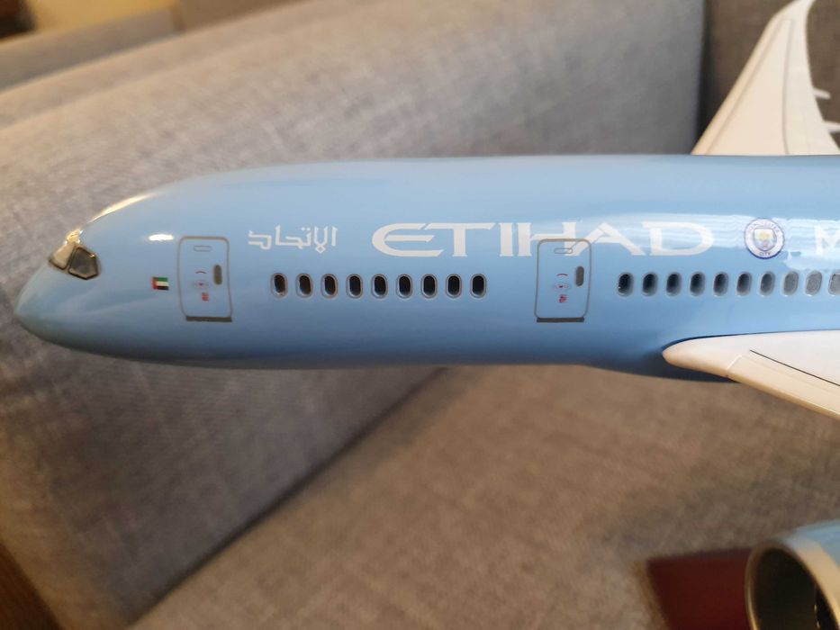 Macheta uriașă de avion Etihad Manchester City | Decoratie