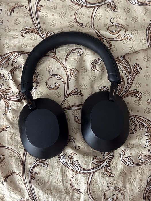 Casti Sony Wh-1000xm5