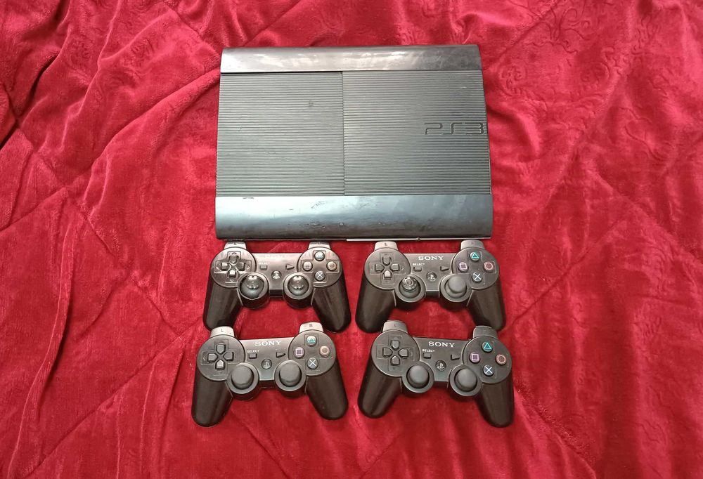 Ps3 super slim xolati ideal 15o'yin 4pult