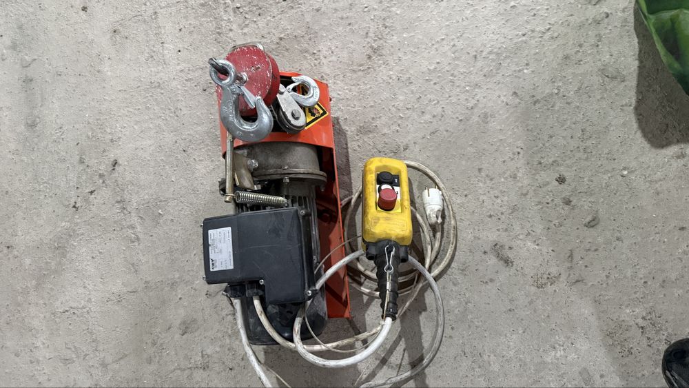 Troliu electric 220v cu telecomanda