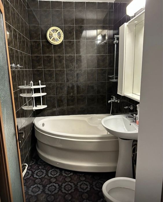 Inchiriez apartament  complet mobiliat si mobilat