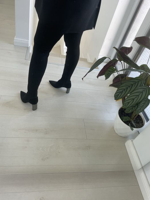 Cizme nr 35 peste genunchi zara si sandale