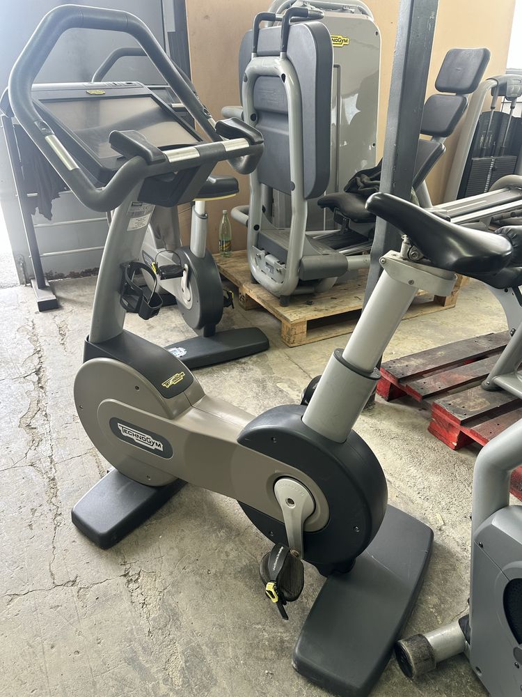 Technogym excite upper bike
