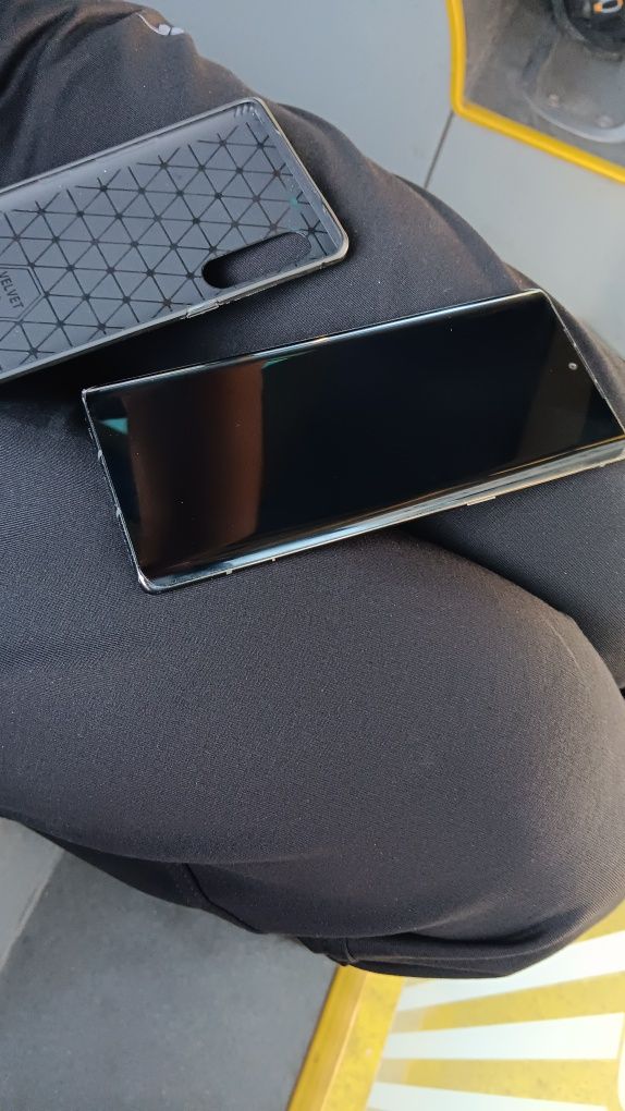 LG VELVET G9-почти неразличими от нов.