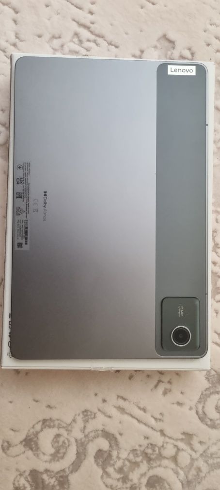 Vând tableta Lenovo tab M 11  ca noua