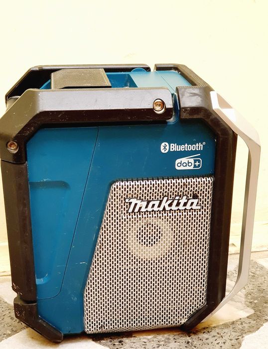 Акумулаторно Bluetooth радио Makita