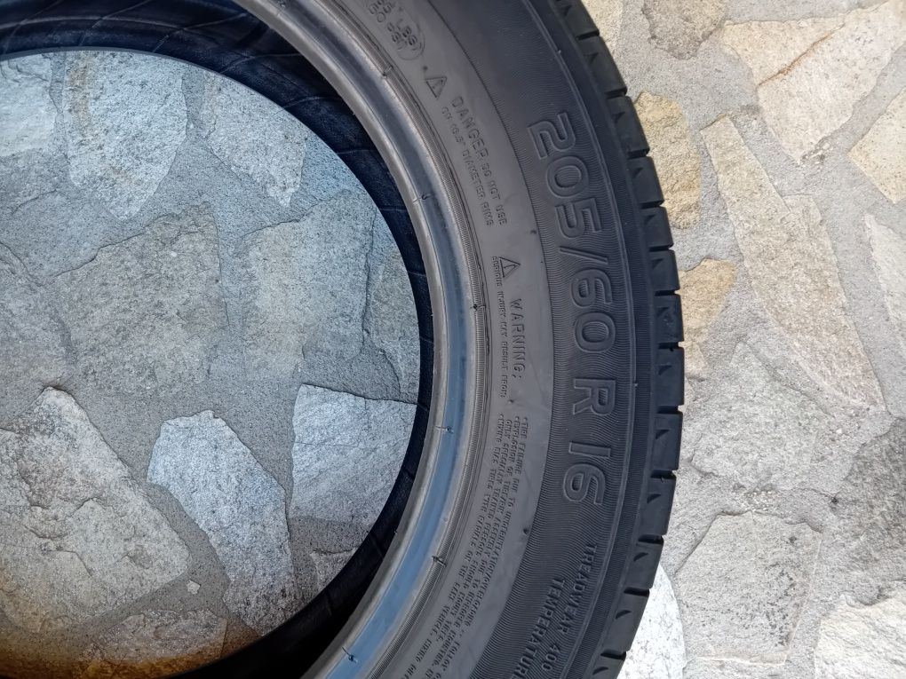 205 60 16 Michelin Energu saver