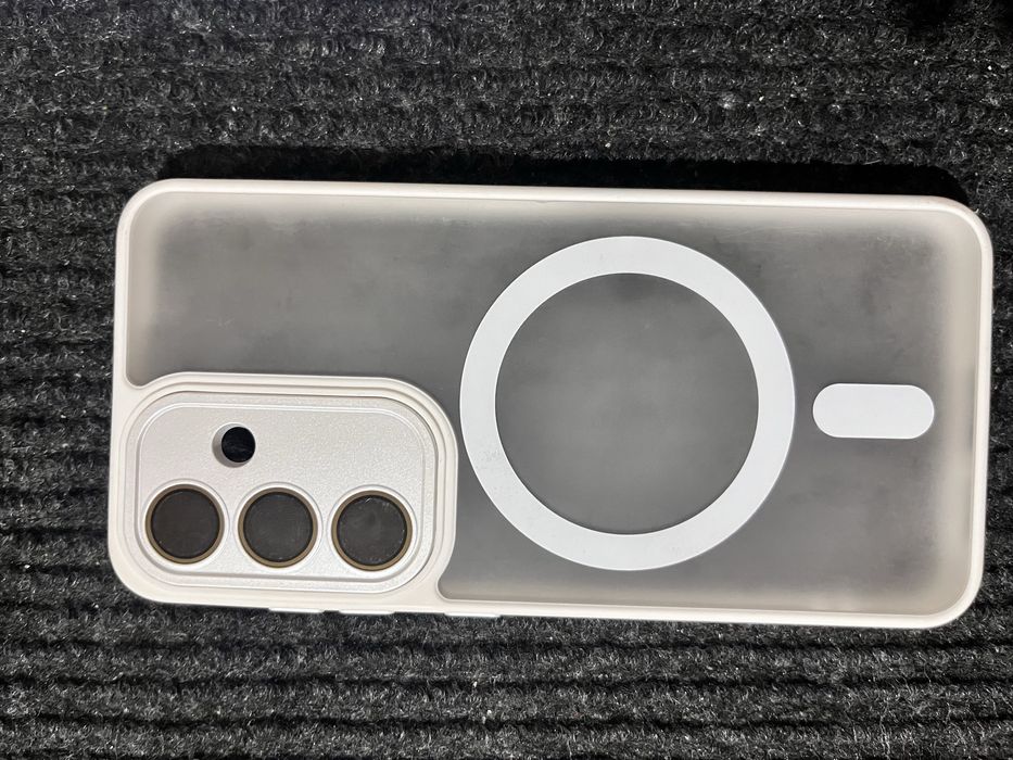 Husa Samsung S24/S25 Albă cu MagSafe - Model deosebit